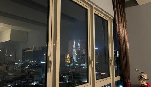 One-Bedroom Apartment with City View