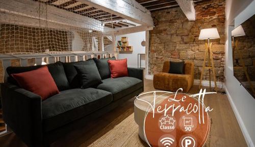Two-Bedroom Deluxe Apartment