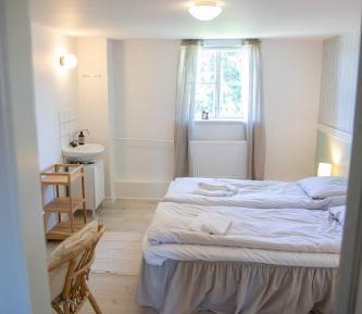 Single Room with Shared Shower and Toilet