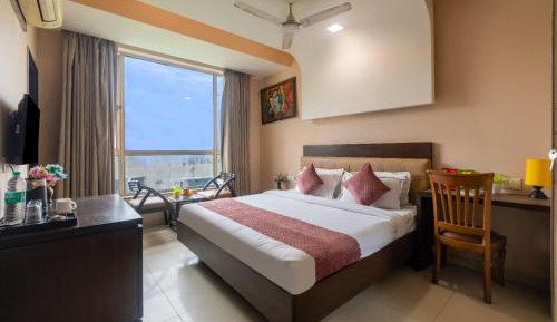 Deluxe Double or Twin Room with City View