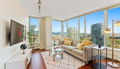 Three-Bedroom Apartment with Mountain View