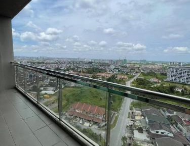 Three-Bedroom Premium Apartment with Balcony