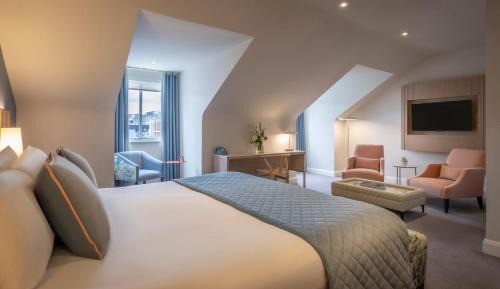 Junior Suite with Canal View