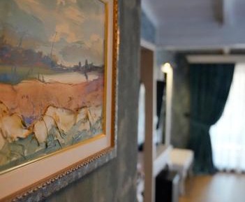 Deluxe Queen Room