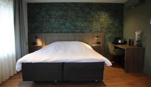 Superior King Suite