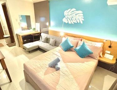 King Studio with Sofa Bed