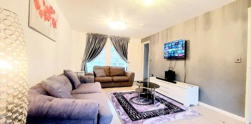 Three-Bedroom Standard Apartment