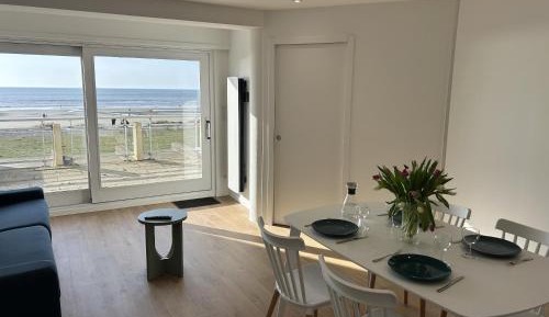 One-Bedroom Apartment with Sea View