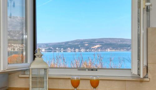 One-Bedroom Apartment with Sea View and Terrace