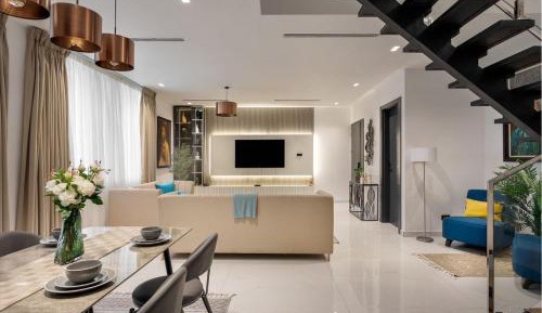 Two-Bedroom Deluxe Apartment with Balcony