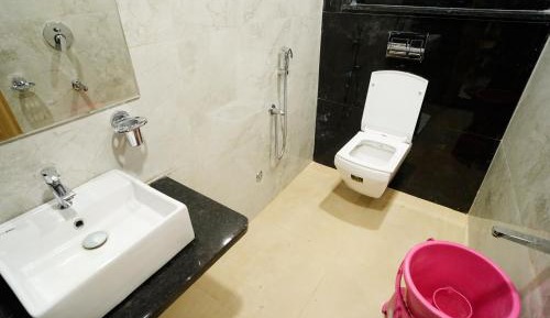 Deluxe Double Room (2 Adults + 1 Child)