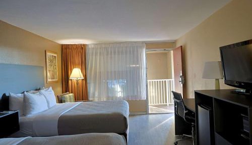 Queen Room with Two Queen Beds - Non-Smoking