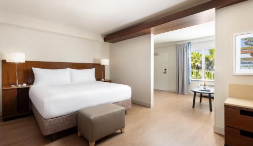 King Suite with Sofa Bed - Mobility/Hearing Accessible with Roll-In Shower