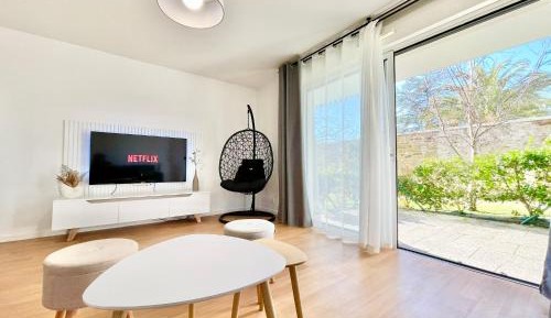 One-Bedroom Apartment with Terrace