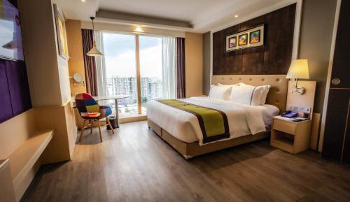 Deluxe King Room
