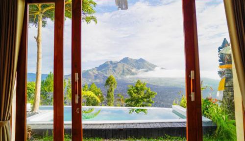 Suite with Mountain View
