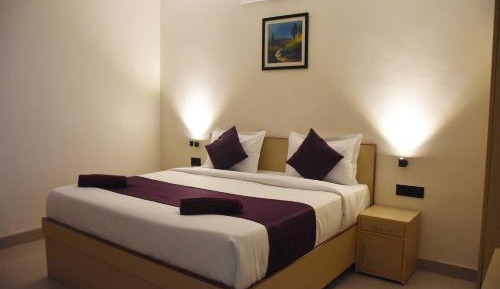 Deluxe Double Room (2 Adults + 1 Child)