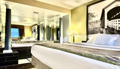 King Suite with Jetted Tub - Non-Smoking