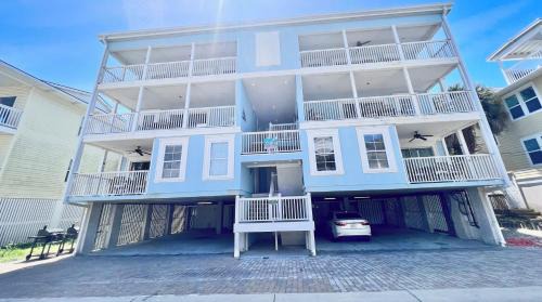 Three-Bedroom Premium Apartment with Balcony