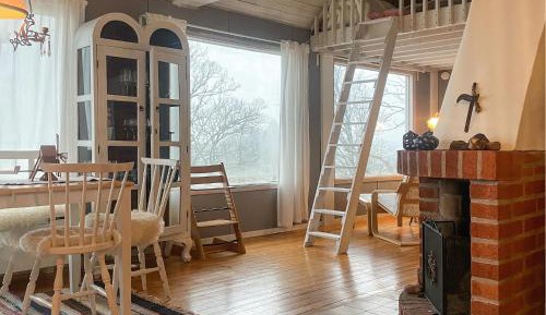 One-Bedroom Holiday Home