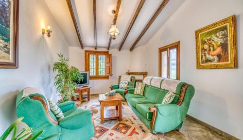 Five-Bedroom Holiday Home