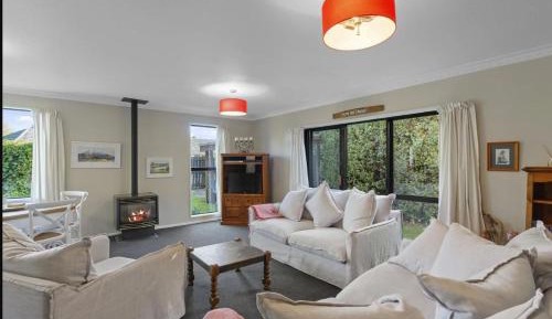 Three-Bedroom Holiday Home 