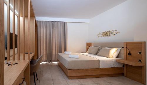 Triple Room with Garden and Pool View