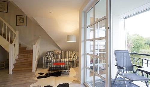 Apartment with Lake View