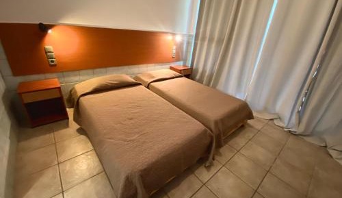 Studio (2 Adults)