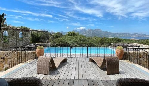 Deluxe Villa