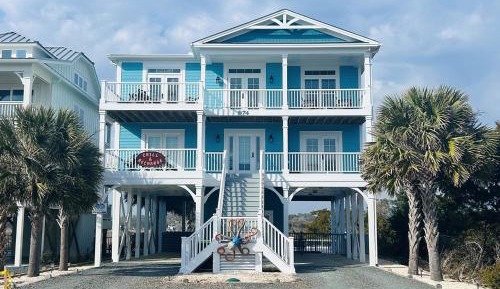 Four-Bedroom Holiday Home