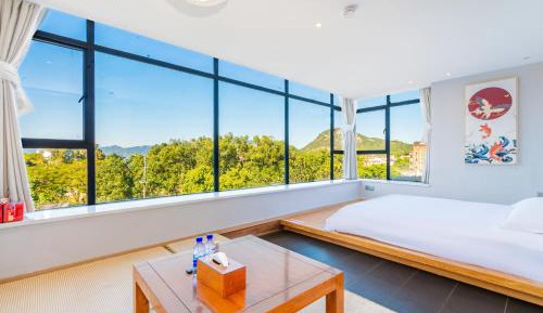 Deluxe Double Room with Side Sea View