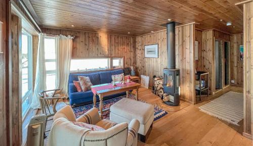 Four-Bedroom Holiday Home