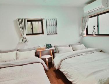 One-Bedroom Premier Apartment