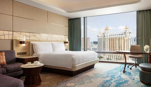 Executive King with Executive Lounge Access