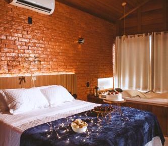 Suite with Hot Tub