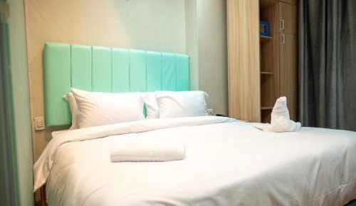 Deluxe Queen Room