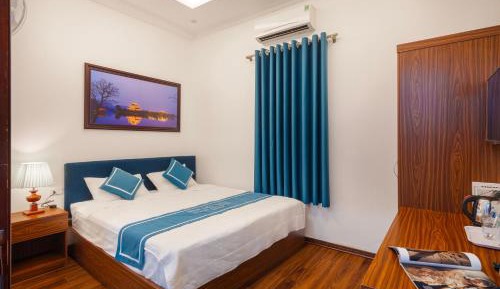 Deluxe Queen Room