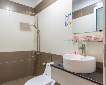 6-Bed Mixed Dormitory Room