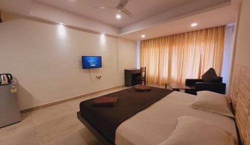 Deluxe King Room