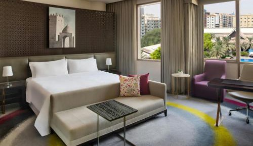 Deluxe Room Pool View with King Bed