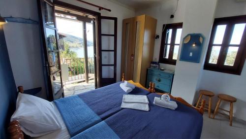 Standard Twin Room with Sea View