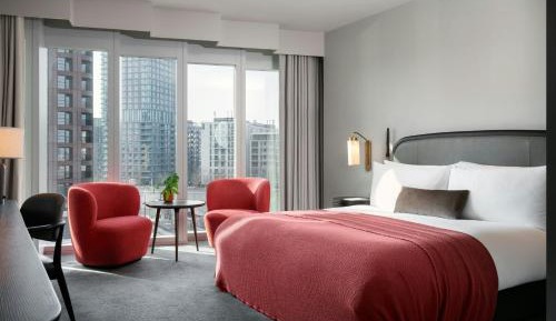 Superior King Room with City View