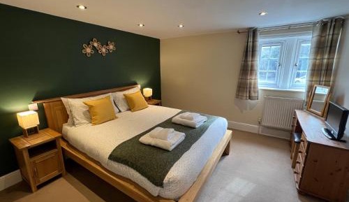 Deluxe King Suite