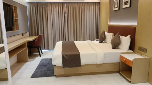 King Room with Balcony