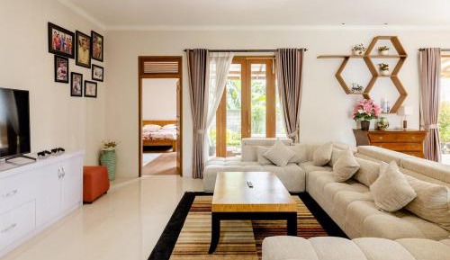 Villa with Garden View