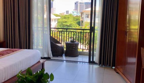 Studio with Balcony