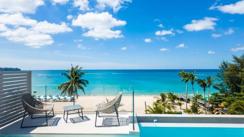 Two-Bedroom Apartment with Balcony and Sea View