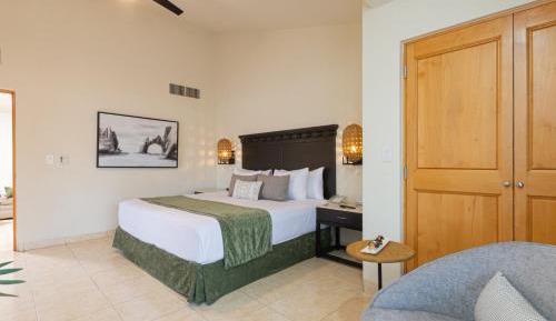 Superior King Suite