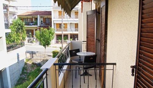 Studio with Garden View